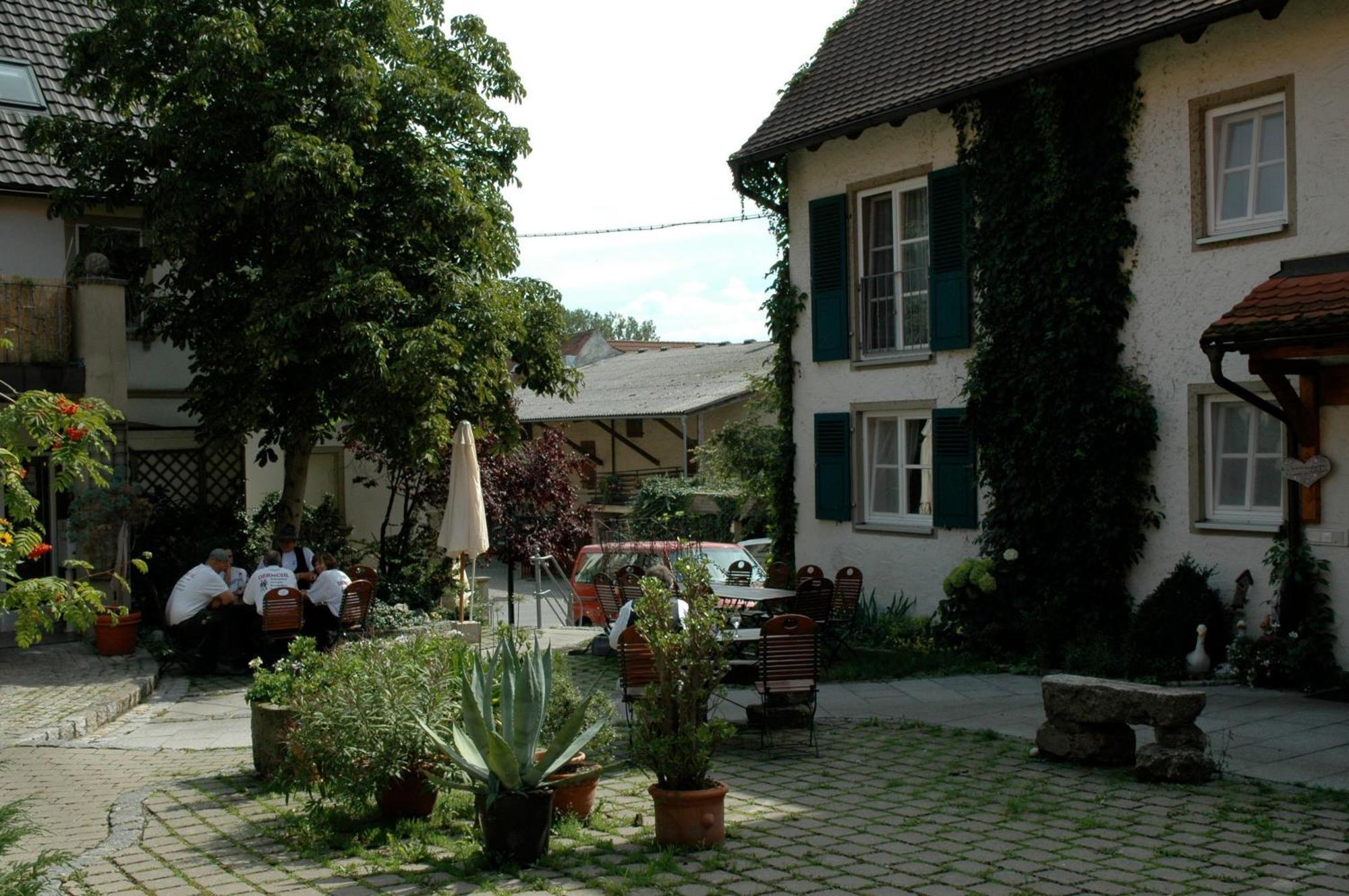 Landgasthof Zum Schwarzen Adler Markt Nordheim Buitenkant foto